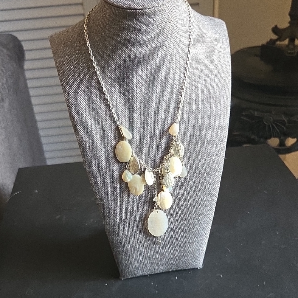 Elegant Cream Necklace